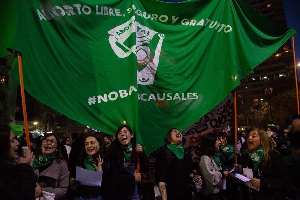CHILE: COMENZÓ EL DEBATE EN EL CONGRESO PARA DESPENALIZAR EL ABORTO ErnvRGhWMAIwGpb