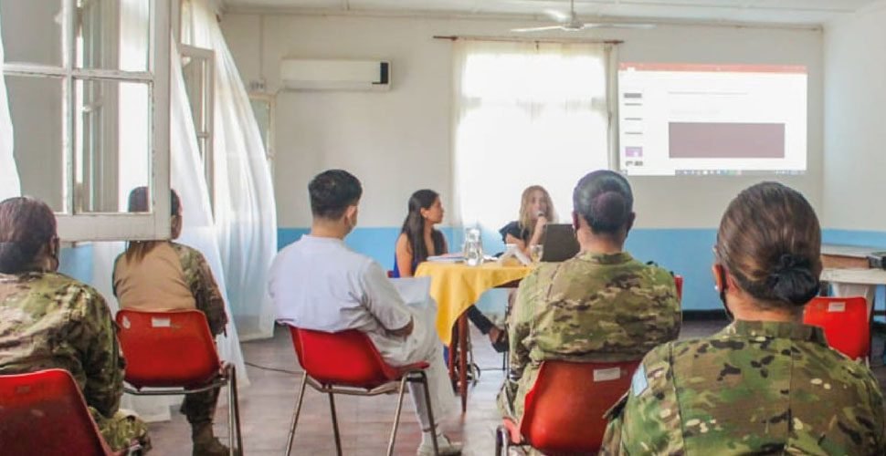 CHAMICAL: CAPACITARON A MILITARES SOBRE VIOLENCIA DE GÉNERO charla militares