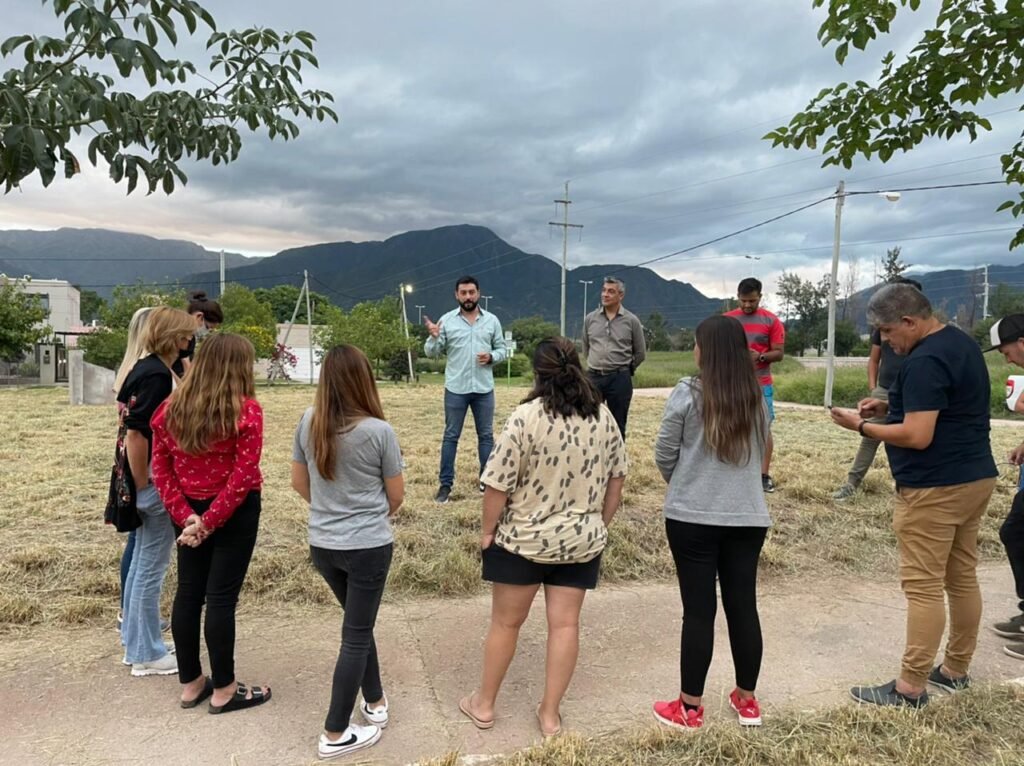 EL MINISTRO ZARATE SE REUNIÓ CON VECINOS DEL BARRIO RICARDO MERCADO LUNA 20220319000616IMG 20220318 WA0038