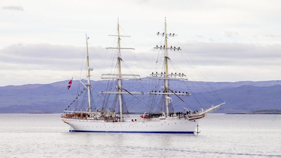 LLEGÓ A USHUAIA EL VELERO NORUEGO QUE NAVEGA PARA SUMAR CONOCIMIENTO SOBRE LOS OCÉANOS 6244acd803c44 900