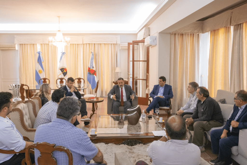 EL GOBERNADOR RECIBIÓ A AUTORIDADES DEL INTA PARA TRABAJAR EN CONJUNTO imagen 2022 03 28 183915