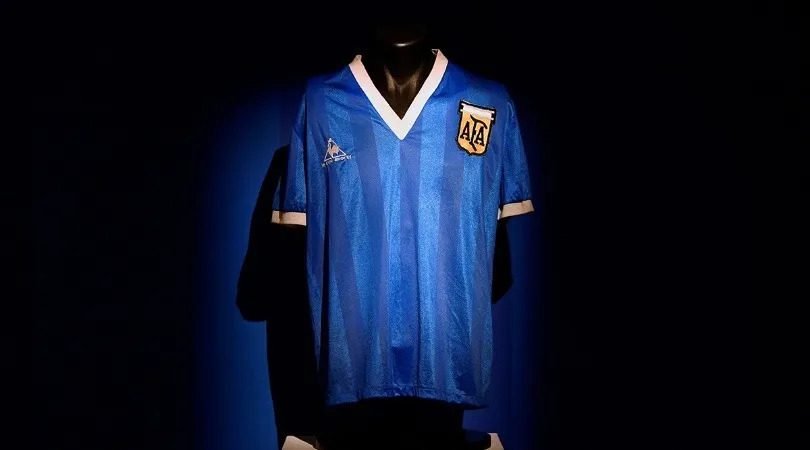 COMENZÓ LA SUBASTA DE LA CAMISETA QUE MARADONA USÓ CONTRA INGLATERRA EN MÉXICO 1986 sin txtulo 1 17.jpg 1956802537