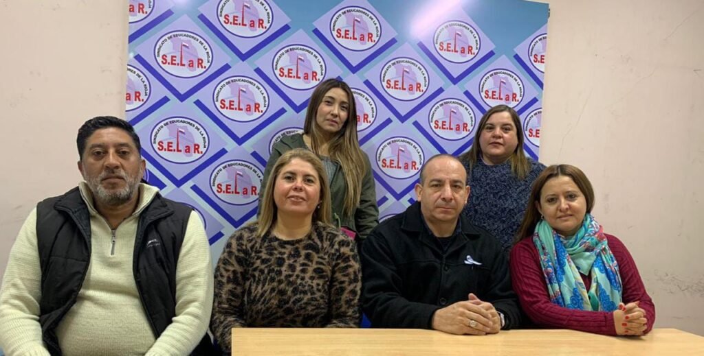 851744060 e1653783604407