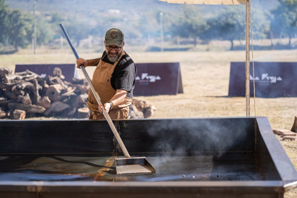 El Día de La Rioja se celebra con el “Locro más grande del mundo” 897612593