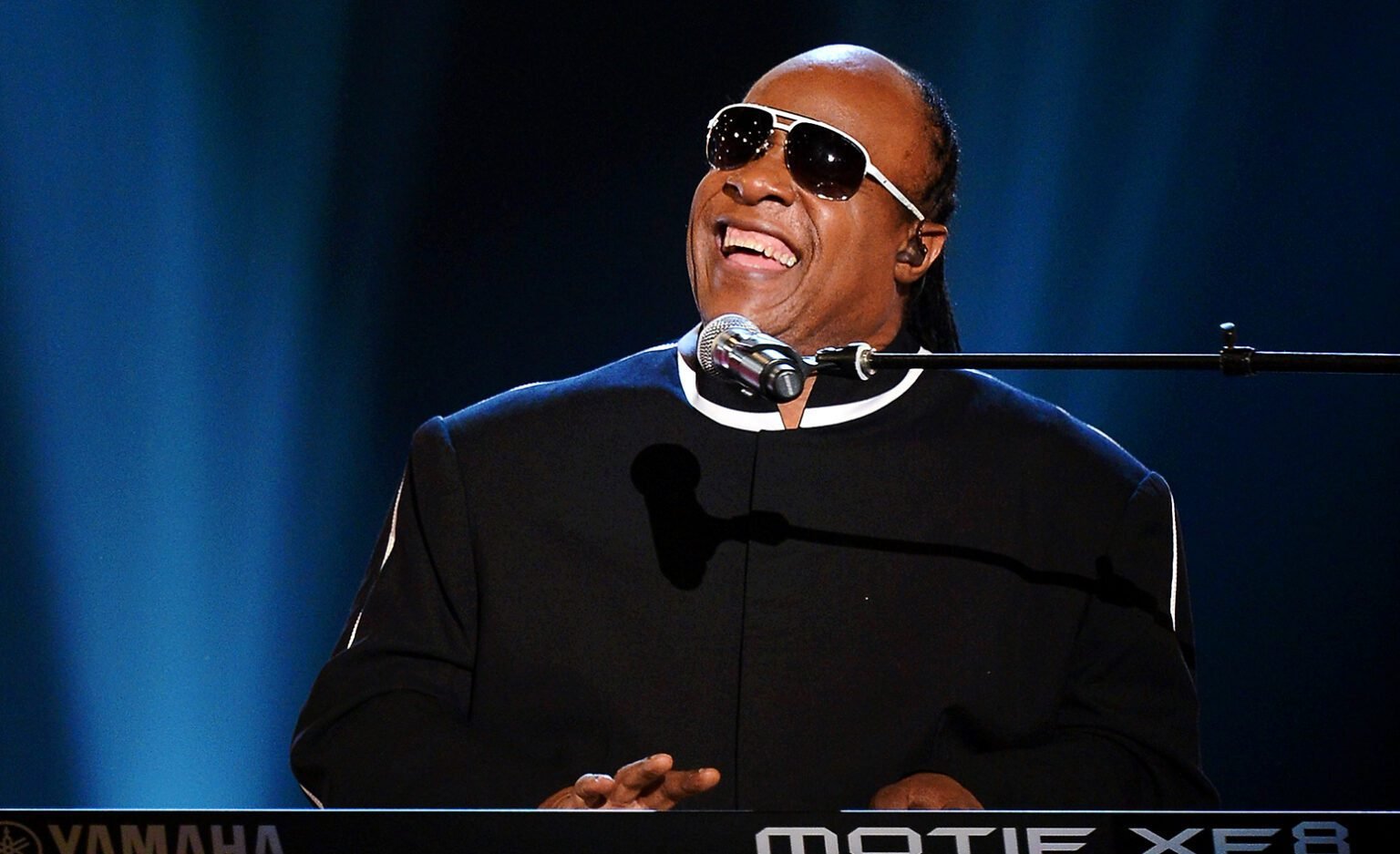 stevie wonder smile performance a 2017 billboard 1548 e1652477757950