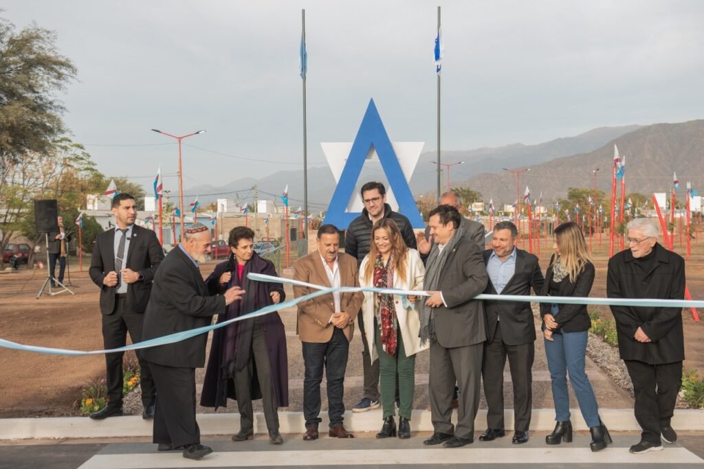 00149feb cd07 4c4a a880 1e0c4cea2054