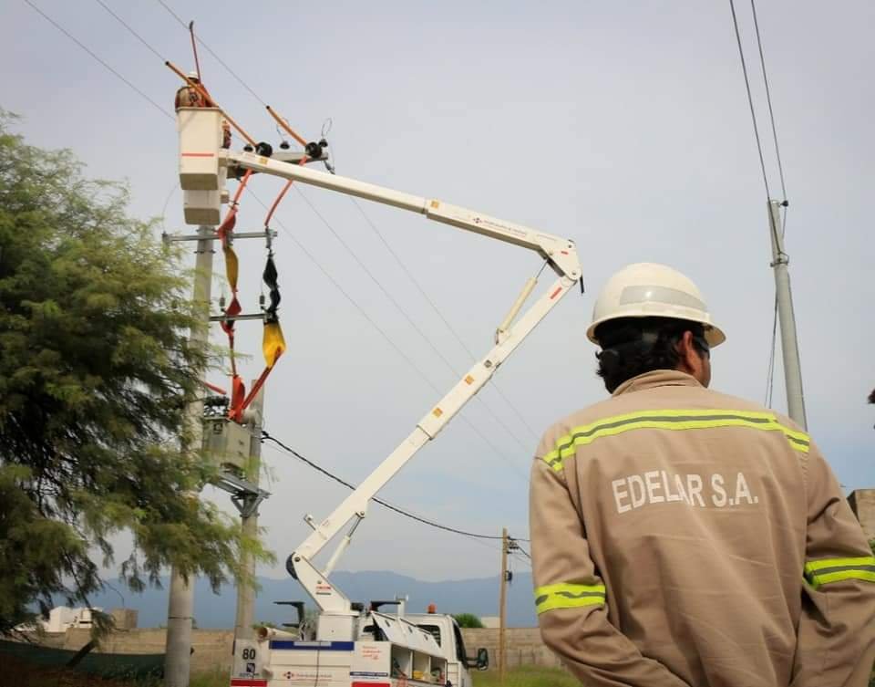 Más de 125 personas trabajaron para normalizar el servicio eléctrico debido al Zonda 1 001268715