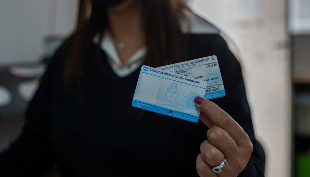 CePaR Sur volverá a brindar el servicio de emisión de licencias de conducir 327022930 e1664587834845