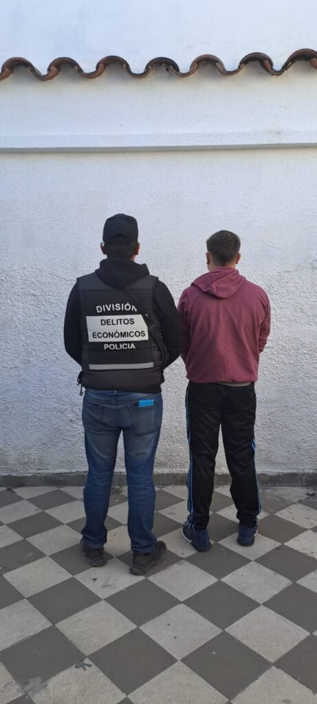 Ciberdelitos: Detuvieron a 6 personas vinculadas con el robo de identidad de Florencia López WhatsApp Image 2022 09 07 at 19.16.47