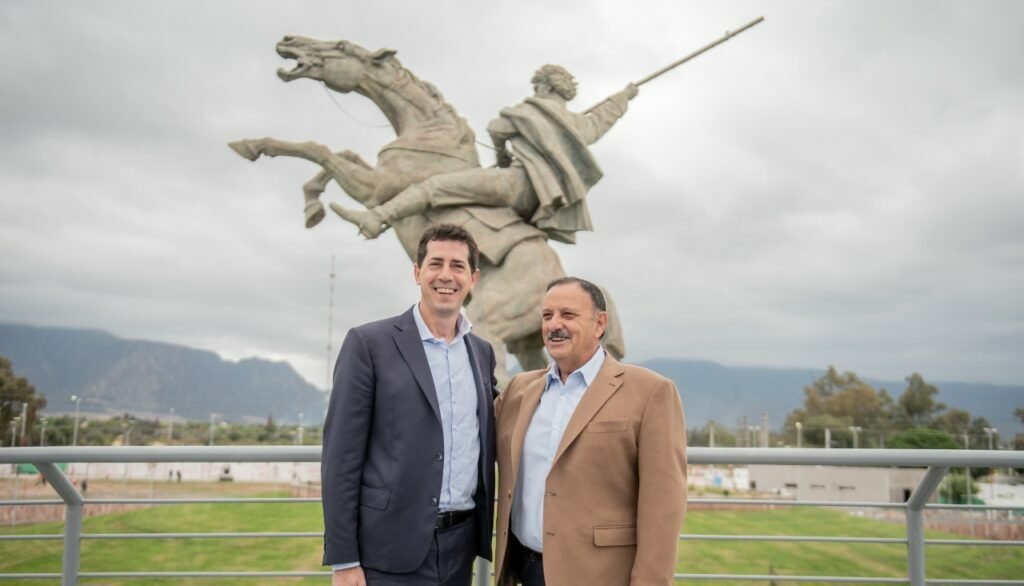 «Wado» de Pedro recorrió el Parque de las Juventudes junto al gobernador 505907193 e1666214198675