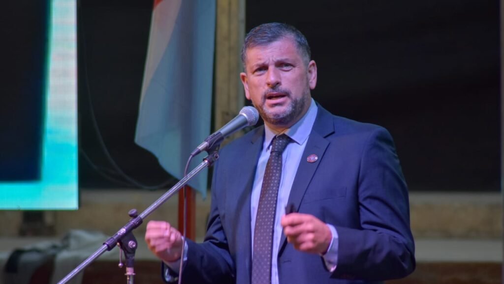 770094990 e1666921428192