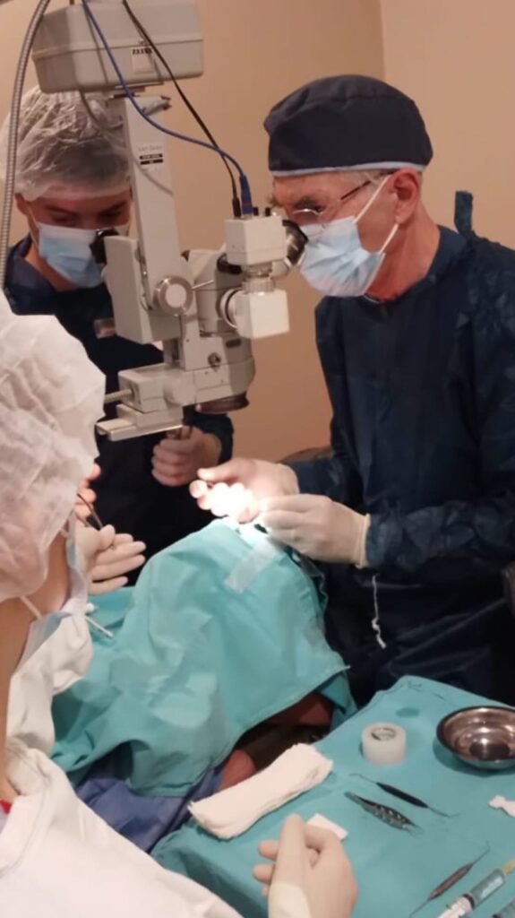 Un hombre sufrió una grave lesión en su ojo mientras trabajaba en un taller mecánico WhatsApp Image 2022 10 19 at 17.45.18