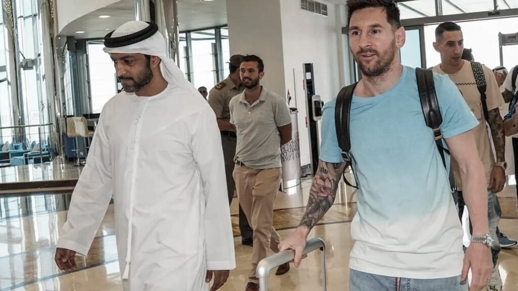 Messi se sumó a la concentración de Argentina en Abu Dhabi 63722445e57f0 1200