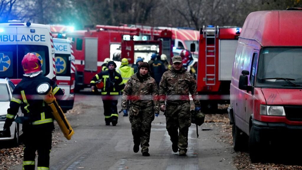 Masivos ataques rusos dejan varias localidades sin luz en Ucrania, incluyendo la mitad de Kiev 6373bf9fbb410 1200