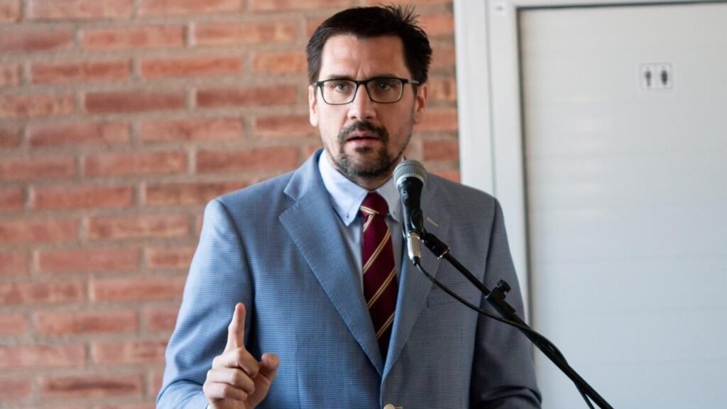 Reforma Constitucional: Luna Corzo aclaró que se busca limitar las reelecciones de cargos legislativos 1 14 ZSZ9PT1622164522602 1622168232