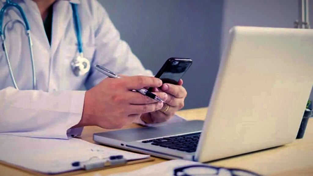 Adiós a las recetas por mail y WhatsApp: estas son las únicas órdenes médicas digitales que siguen vigentes 63a9e4fa93310