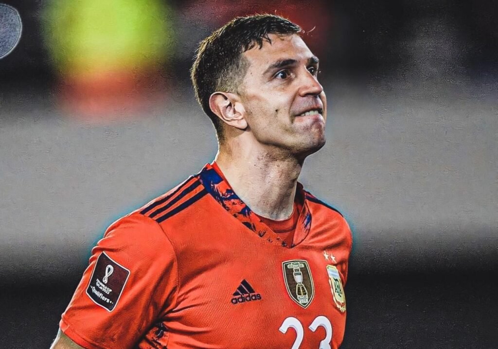 Dibu Martínez pagó una fortuna por un perro «militar»: cuál es y por qué eedae1552b31de589be980009e57b4ffa5f9ca3f