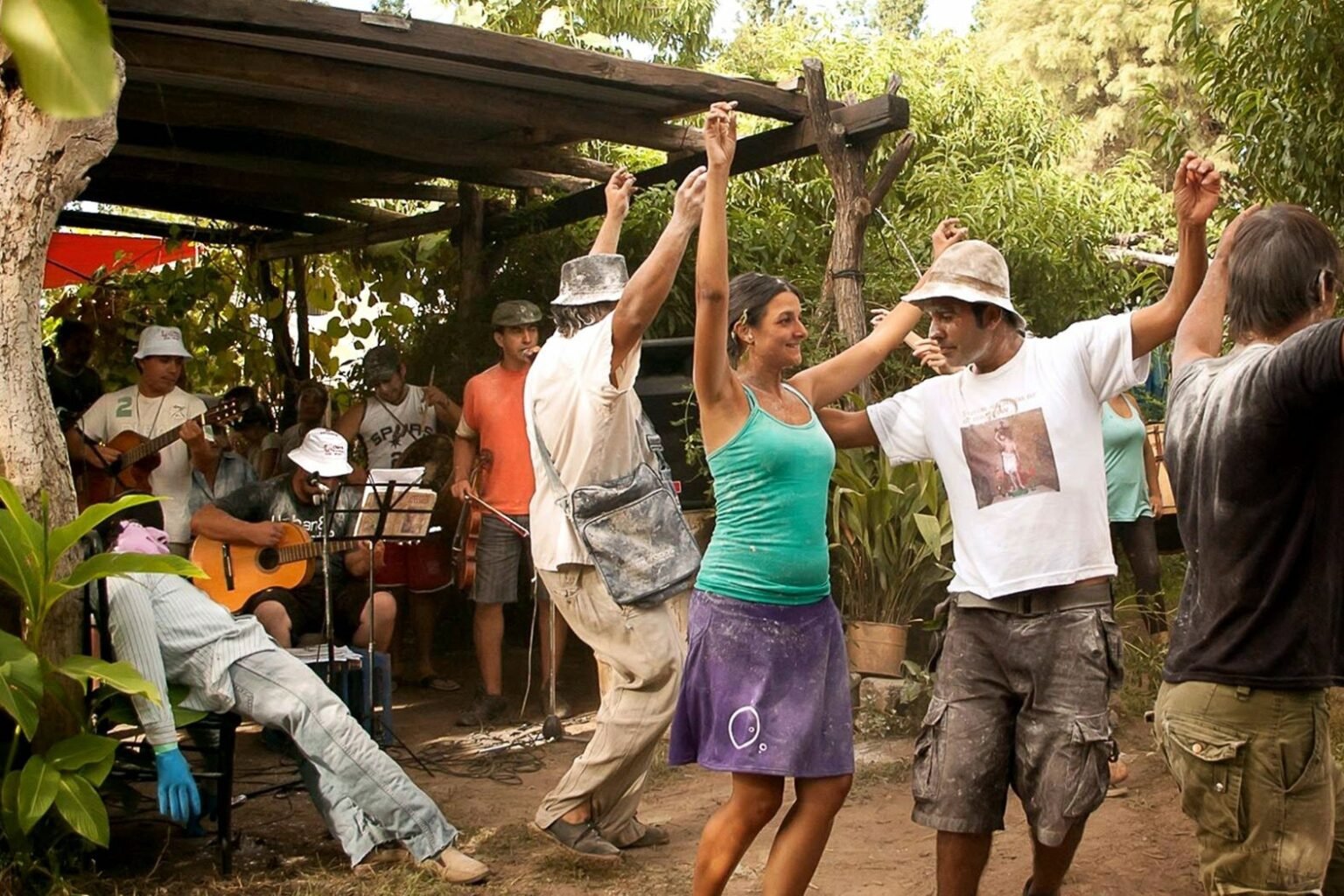 Fin de semana de Fiestas Populares y destinos increíbles para visitar Chaya en el pueblo Lorena Pedraza EM