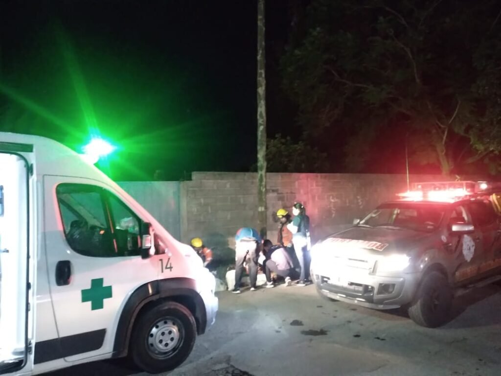 Motociclista se enredó con cables tendidos en el asfalto y cayó del rodado WhatsApp Image 2023 02 01 at 01.59.41