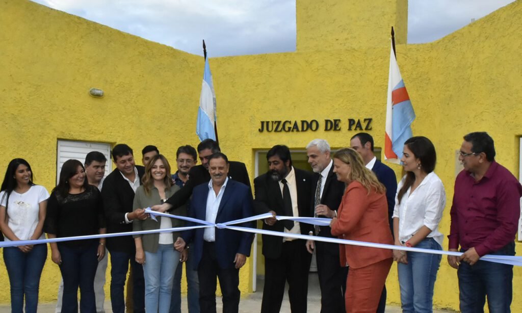 Inauguraron nuevo edificio para el Juzgado de Paz Lego en Vinchina corte de cinta vinchina