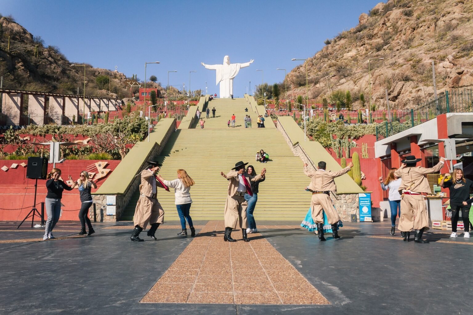 339121923 890635048708837 5552998885580363276 n