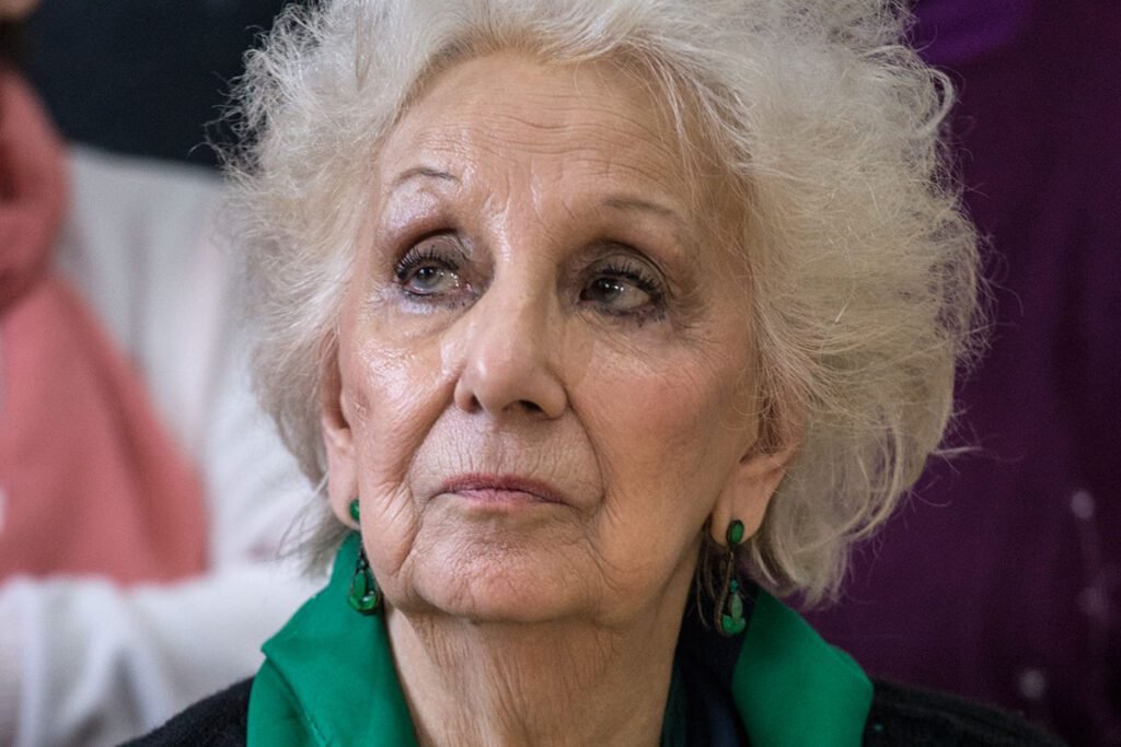 Abuelas de Plaza de Mayo rechazan el cierre de la unidad estatal que busca nietos desaparecidos Estela De Carloto