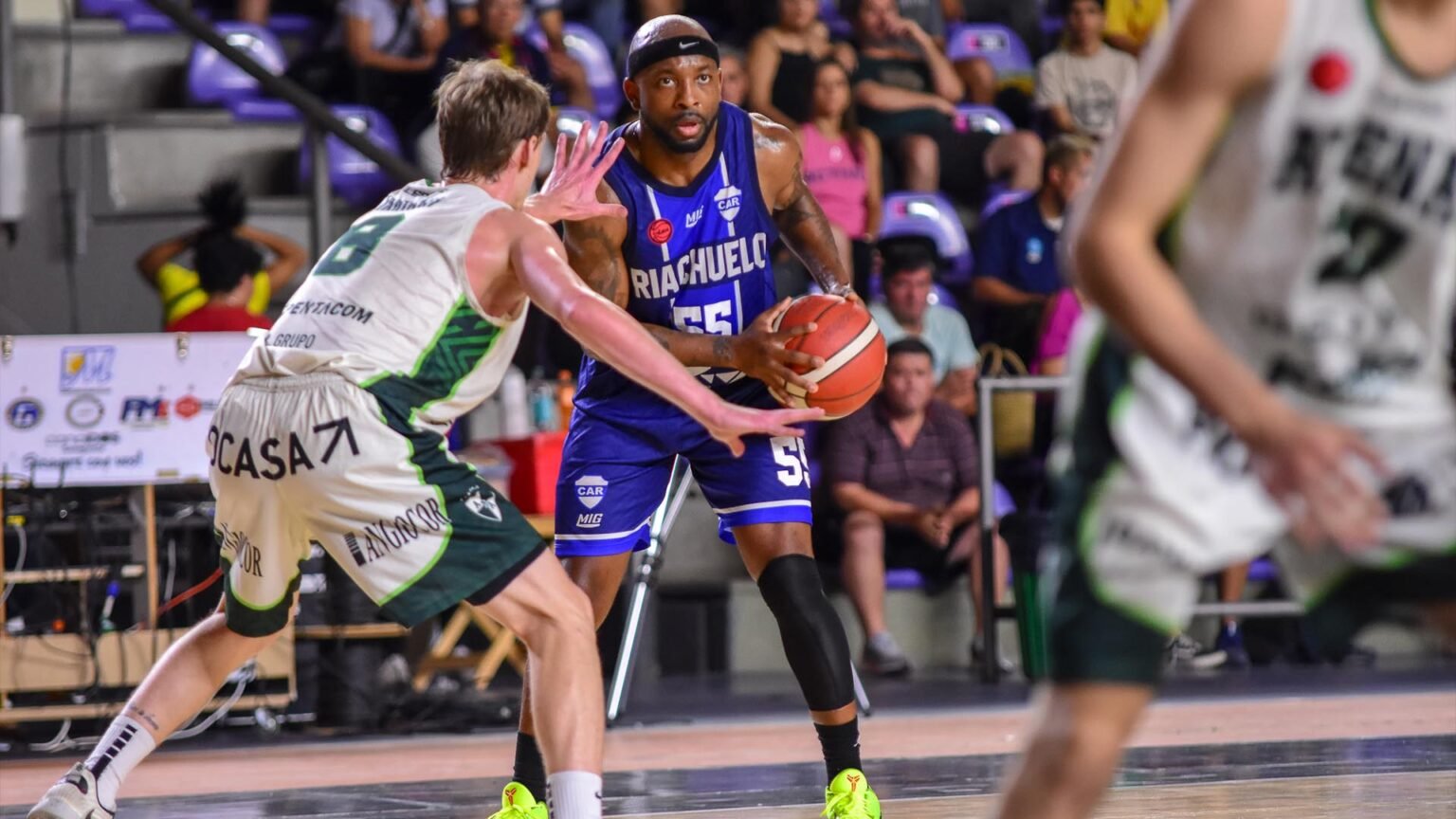 Riachuelo lo dio vuelta sobre el final y venció a Atenas Riachuelo