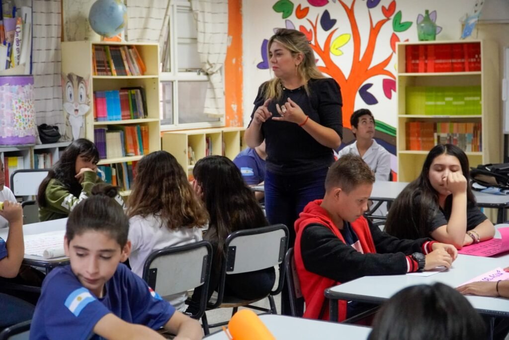 Importante tarea del Ministerio de Agua y Energía para concientizar sobre el cuidado del agua en las escuelas 1 WhatsApp Image 2023 04 03 at 11.44.40 1