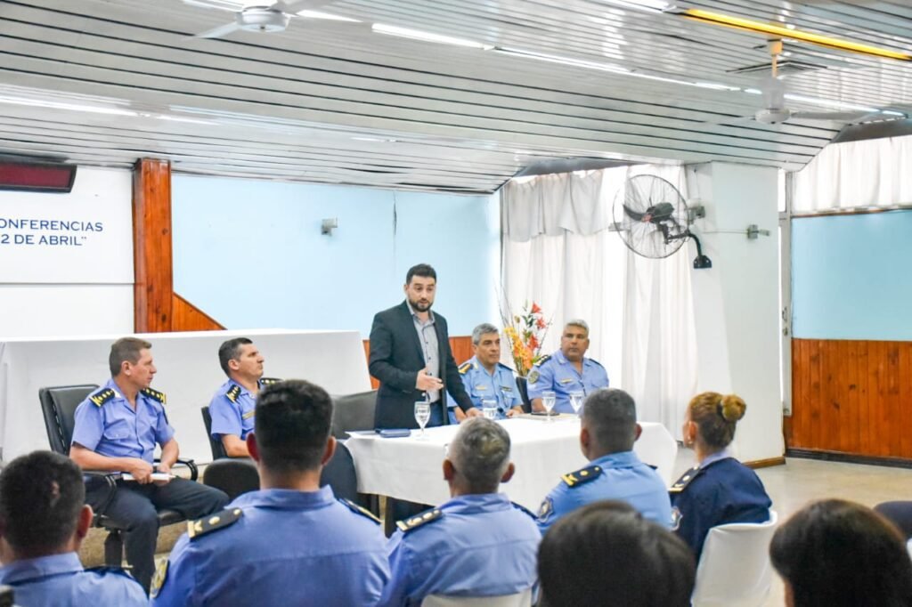El gobierno provincial fortalece las políticas preventivas en delitos y violencias WhatsApp Image 2023 04 13 at 10.31.56