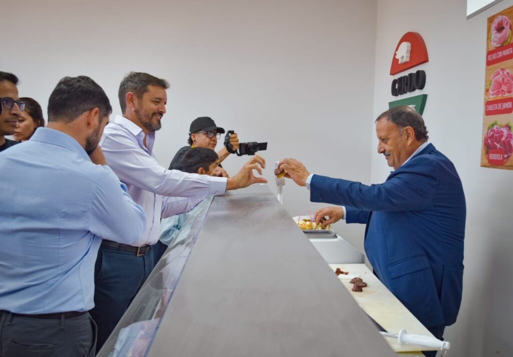 Cerdo de los Llanos inauguró un local exclusivo para atender la demanda de la zona este de la Capital 1 WhatsApp Image 2023 04 18 at 19.14.32