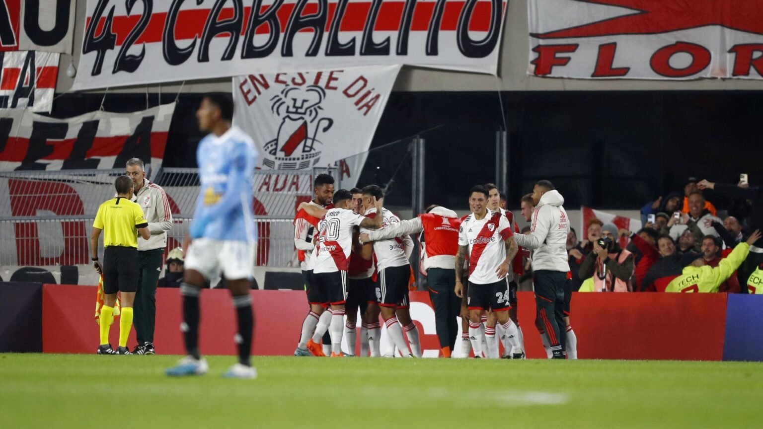 XU326LY5Q5FE3NCDFARGE66MR4