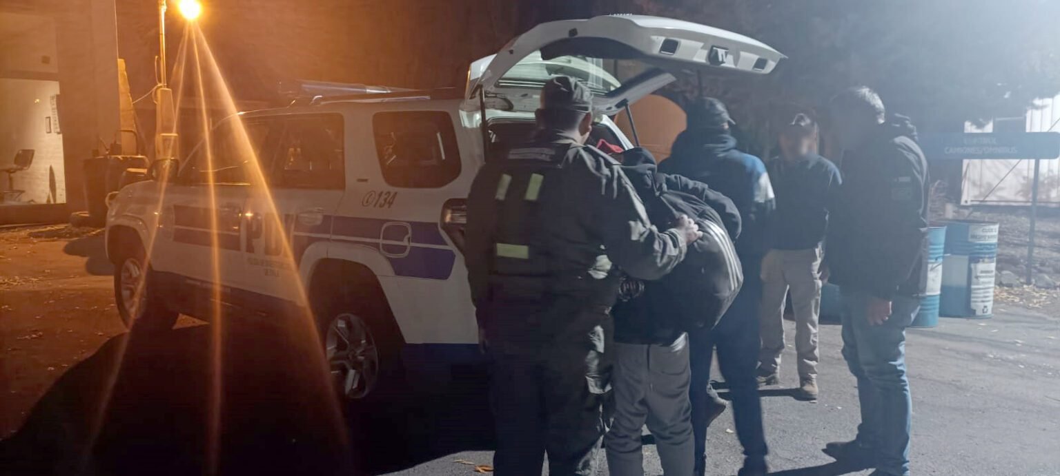 Detuvieron a dos ciudadanos que intentaban cruzar de a pie el Paso Internacional a Chile dos ciudadanos mendoza 3