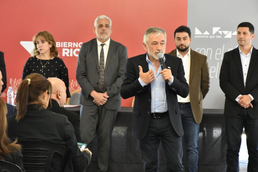 AM autoridades judiciales