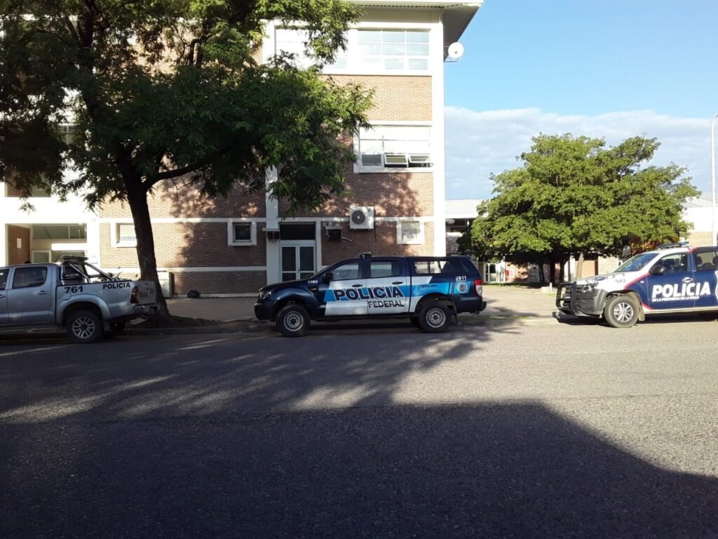 Vicky unlar amenaza de bomba