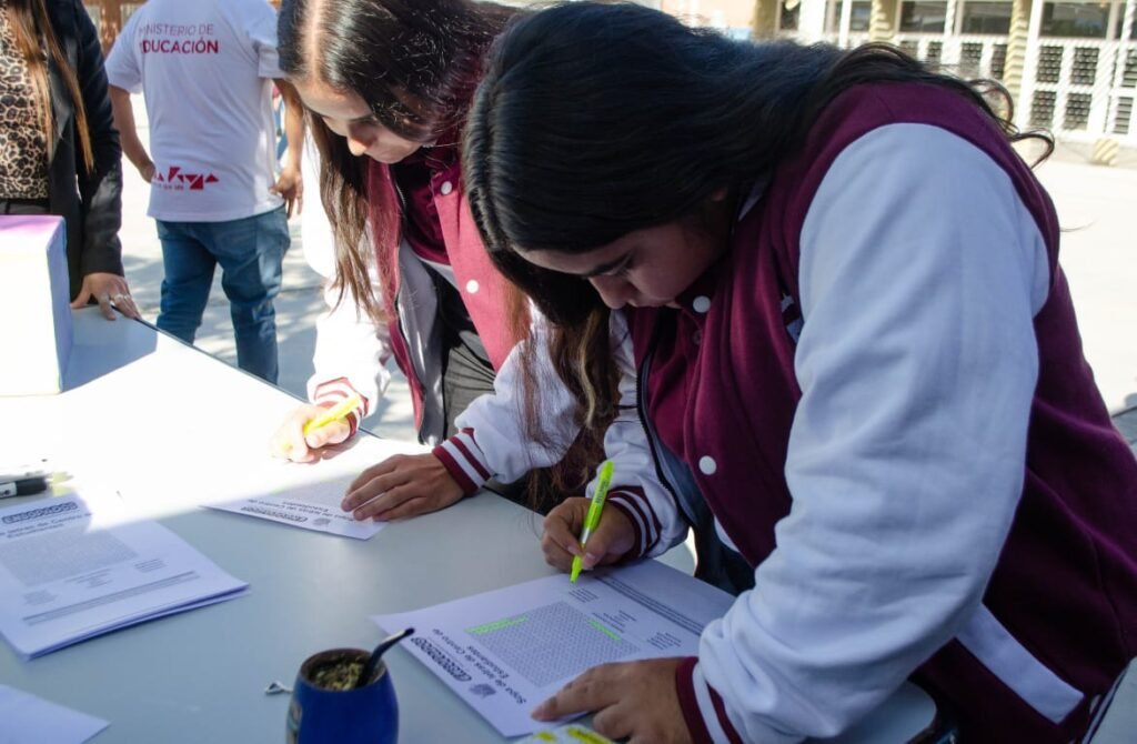 Más de 6 mil estudiantes secundarios Prometerán Lealtad a la Constitución Nacional WhatsApp Image 2023 05 01 at 16.48.53
