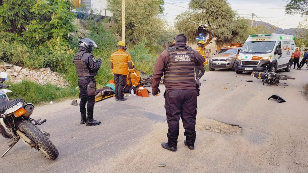 Por intentar esquivar un bache, motociclistas chocaron y una niña resultó herida 1 WhatsApp Image 2023 05 03 at 09.00.25