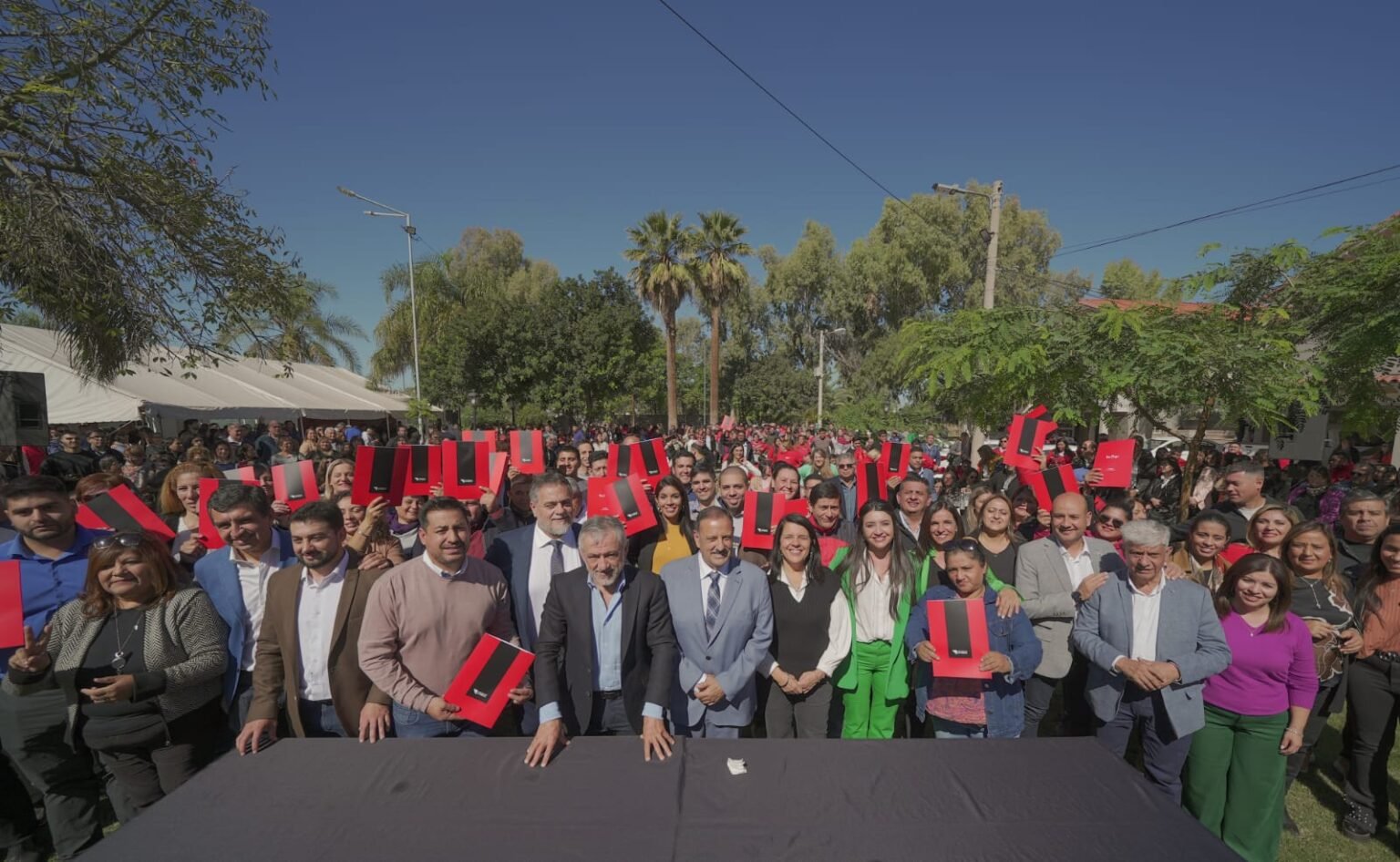 Quintela pasó a planta a más de 450 personas de la Administración Pública WhatsApp Image 2023 05 03 at 19.38.31
