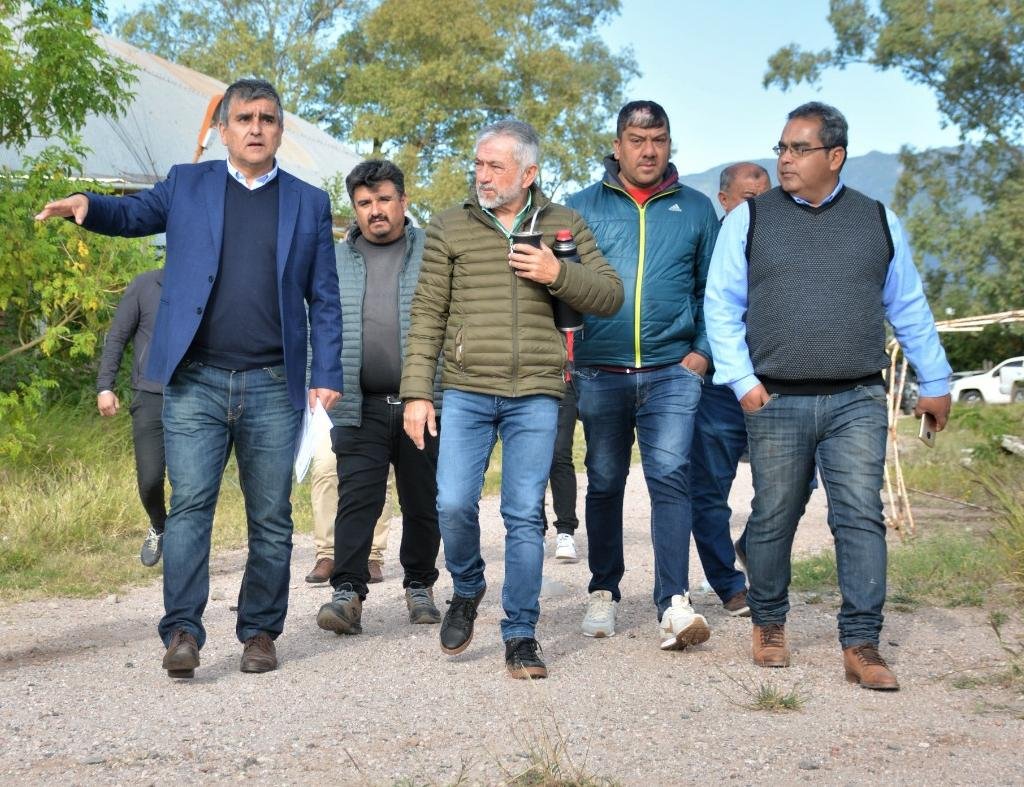 «El mejor cierre de campaña es recorriendo Obras Queridas Barriales, que son obras de cercanía para mejorar la calidad de vida de vecinos y vecinas». WhatsApp Image 2023 05 04 at 18.34.39