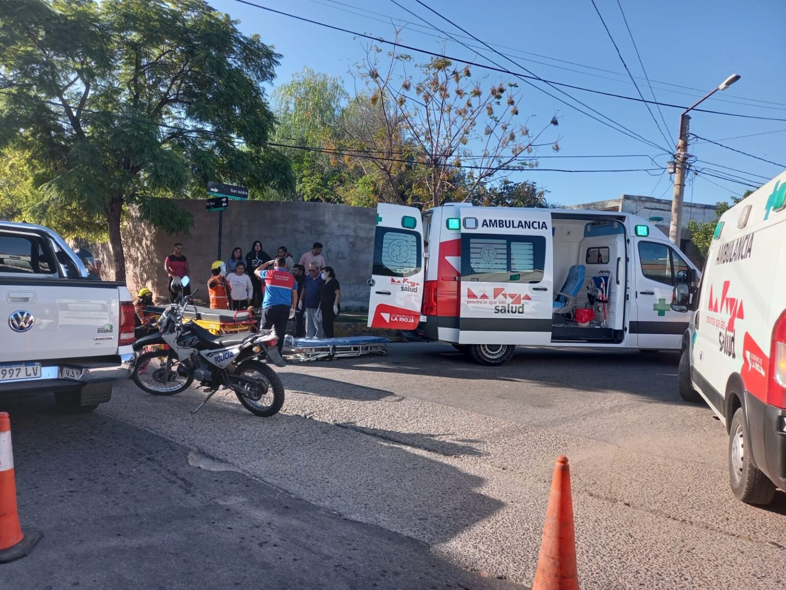 Fuerte colisión entre camioneta y moto dejó una niña de 5 años herida WhatsApp Image 2023 05 07 at 18.36.57