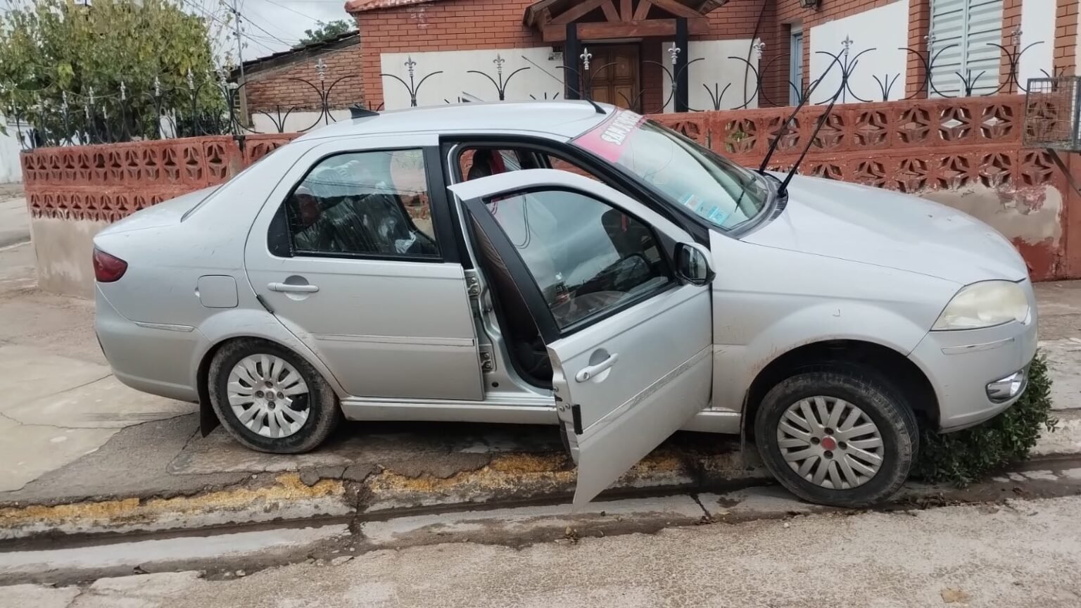 Cinematográfica persecución el fin de semana tras el robo de un auto deja dos detenidos WhatsApp Image 2023 05 29 at 08.46.25