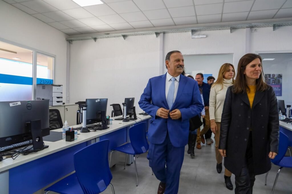 El gobernador inauguró nueva oficina de ANSeS en el Parque de la Familia WhatsApp Image 2023 05 31 at 17.05.09