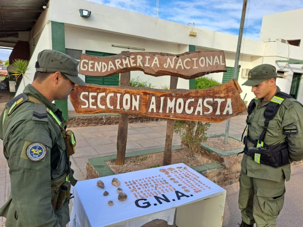 interdictaron encomiendas que contenian rodocrositas y cuarzo 2