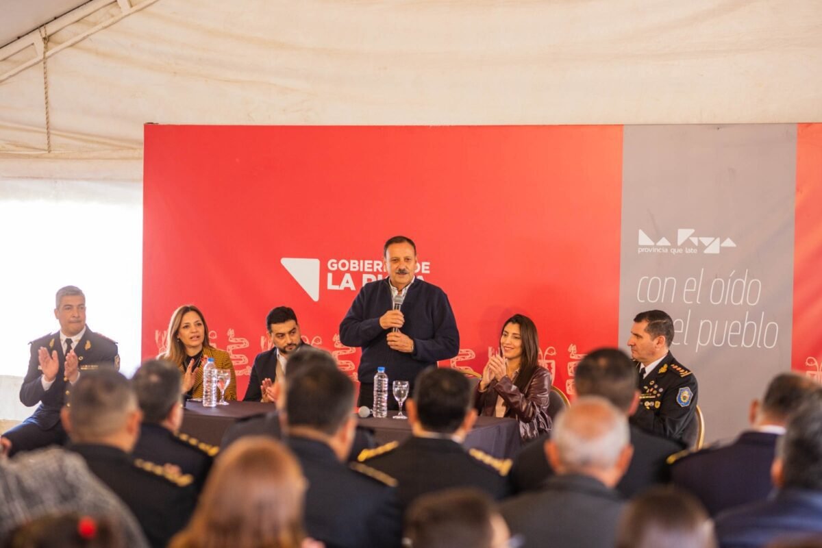 Quintela puso en funciones a la nueva Plana Mayor de la Polic&iacute;a