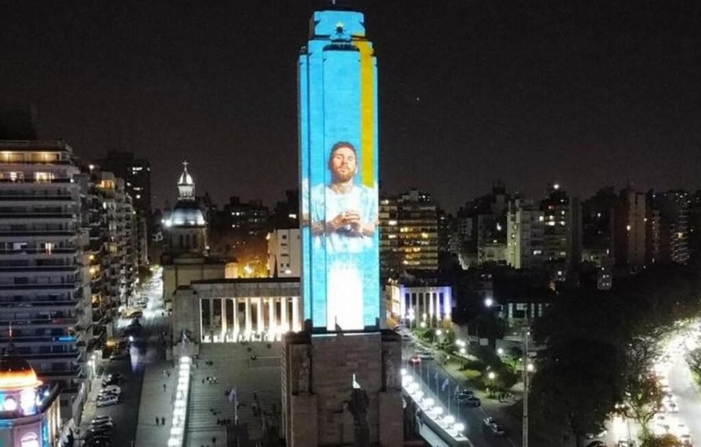 Rosario festeja el cumpleaños 36 de Messi messi monumento a la bandera