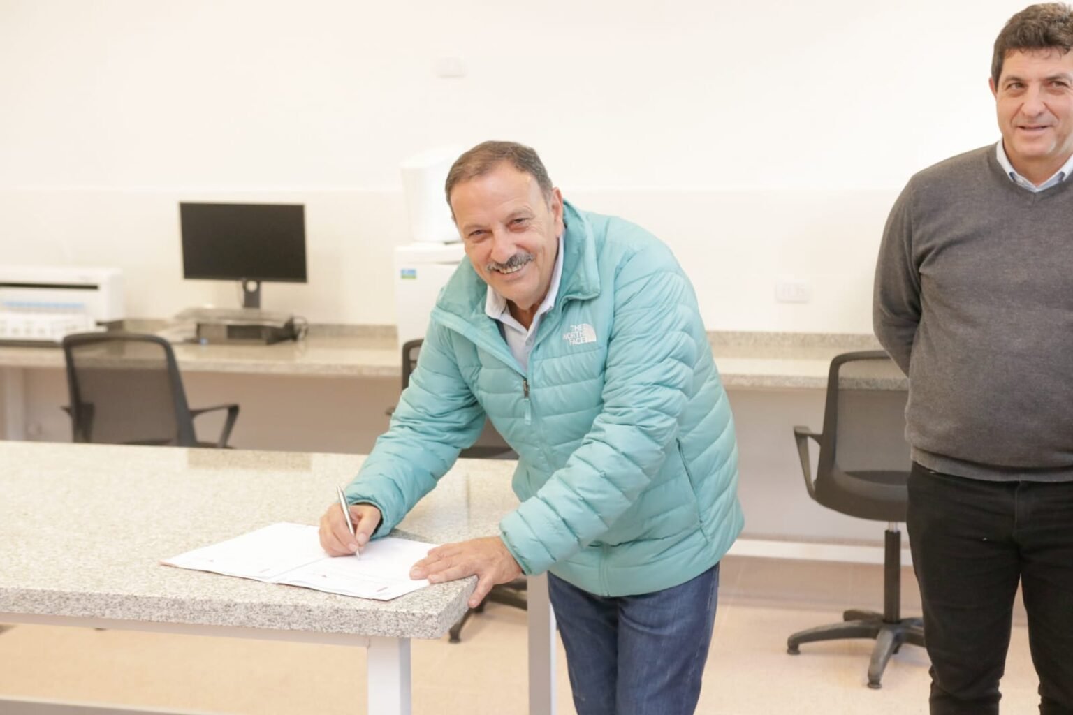 Firmaron acta acuerdo que beneficia a productores olivícolas de Arauco Acta acuerdo arauco