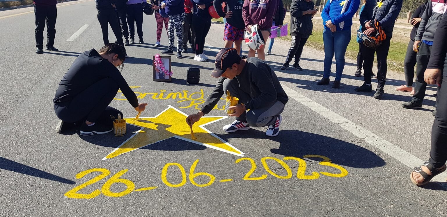 Familiares de Trinidad pintaron una estrella amarilla en el lugar donde fue atropellada Trinidad estrella1