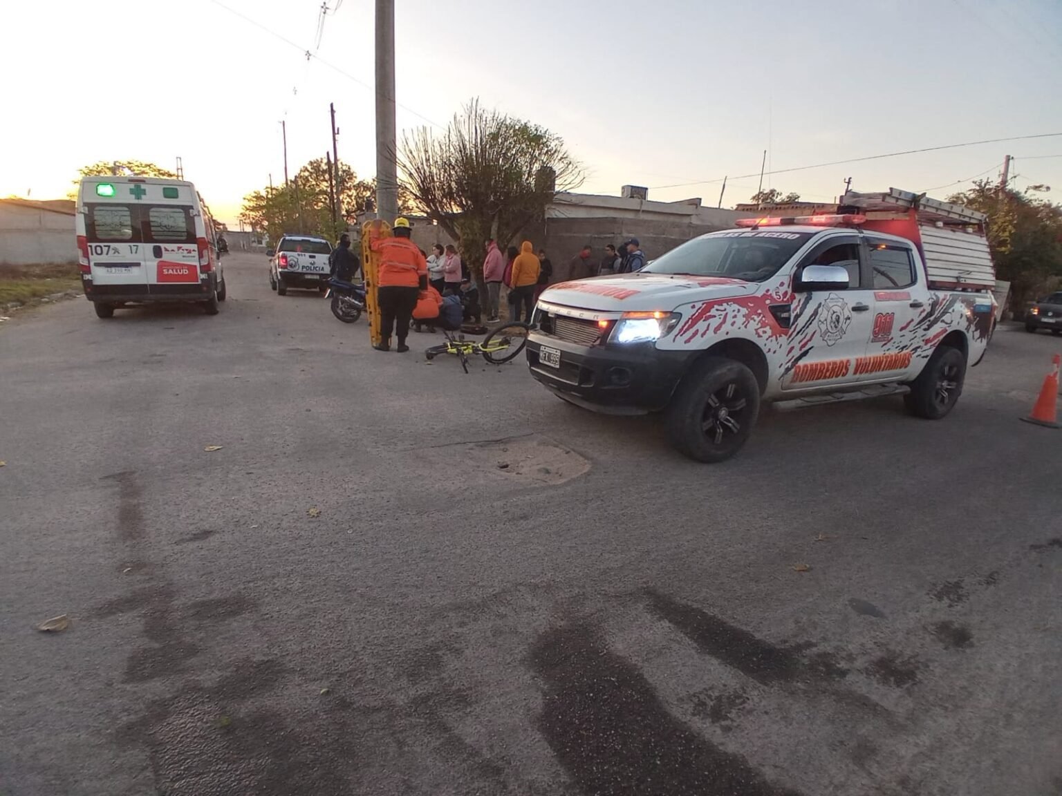 Choque entre moto y bicicleta dejó lesionados leves WhatsApp Image 2023 07 03 at 10.00.54 AM