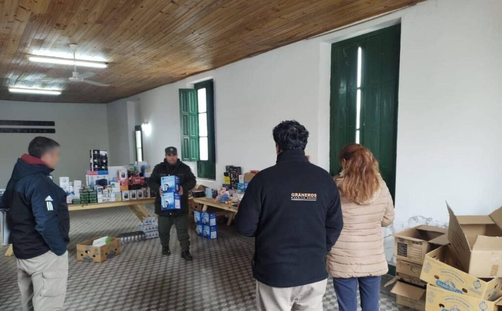 Controlan un vehículo utilitario que trasladaba mercadería valuada en más de dos millones de pesos controless