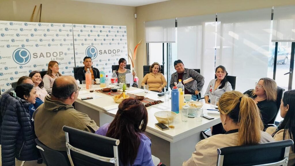 SADOP se manifestó conforme con el acuerdo salarial docente 369051072 676544321170426 6227993721743668329 n