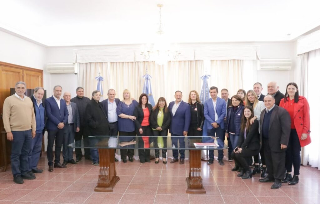 Con el apoyo del gobierno provincial las escuelas de gestión privada congelarán sus cuotas IMG 20230831 WA0042